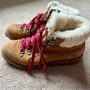 Sorel Tan Shearling-Lined Boots - Women’s Sz. 8